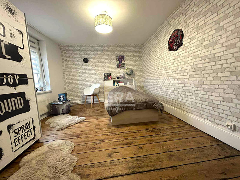 Maison - 318 m² - 10 pièces