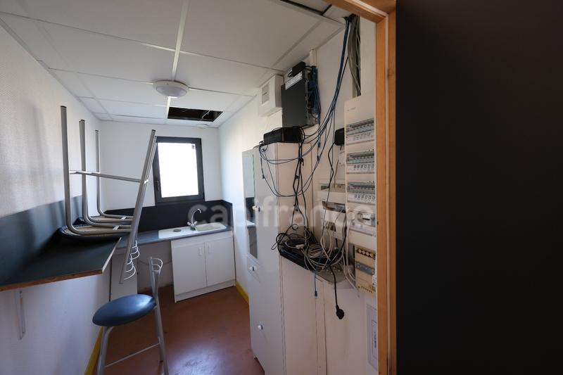 Local commercial - 250 m² - 4 pièces