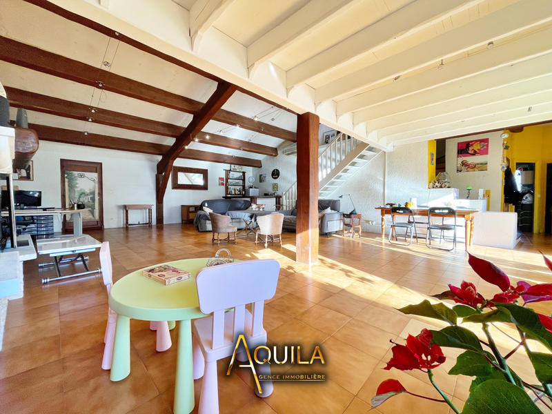 Maison de village - 240 m² - 8 pièces