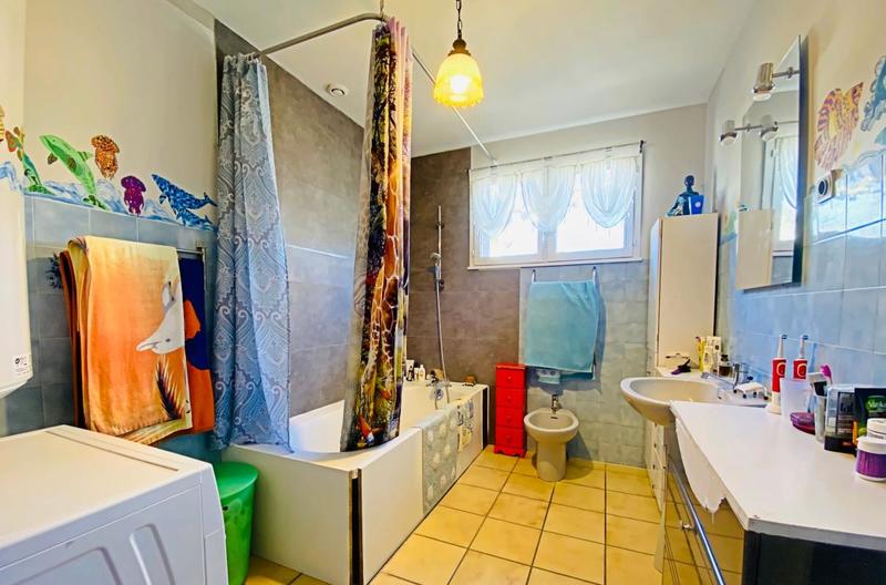 Appartement - 90 m² - 4 pièces