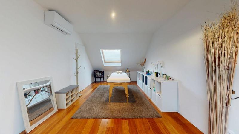 Maison - 203 m² - 8 pièces