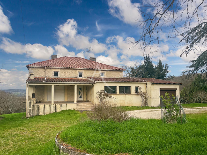 Maison - 240 m² - 7 pièces