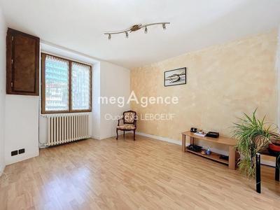 Maison - 64 m² - 4 pièces