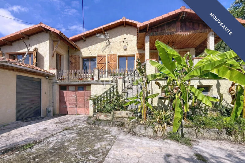 Maison - 201 m² - 5 pièces