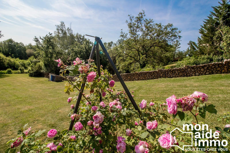 Maison - 240 m² - 15 pièces