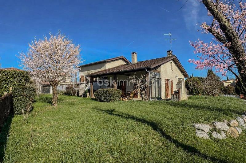 Maison traditionnelle - 145 m² - 5 pièces