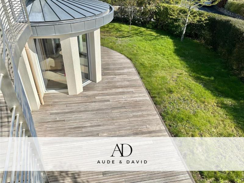 Maison - 220 m² - 8 pièces