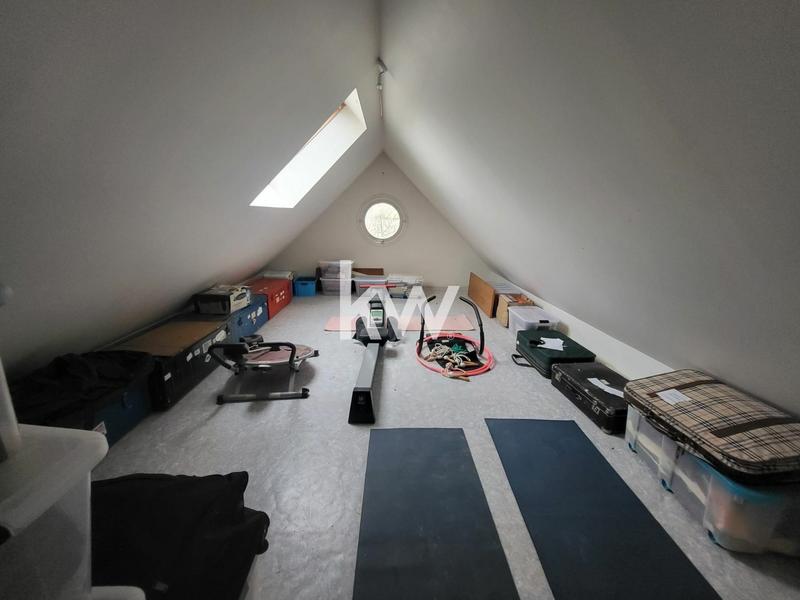 Maison - 257 m² - 11 pièces