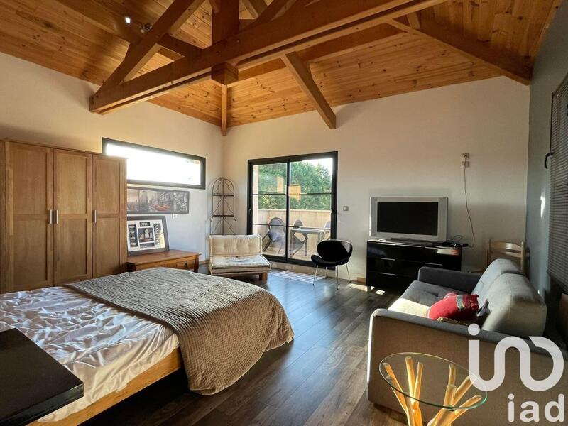 Maison - 400 m² - 12 pièces