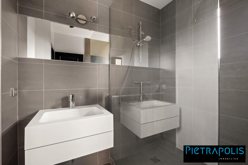 Maison contemporaine - 226 m² - 8 pièces