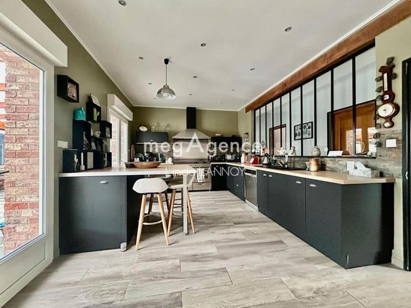 Maison - 198 m² - 7 pièces