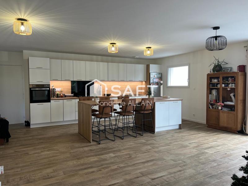 Maison - 121 m² - 5 pièces