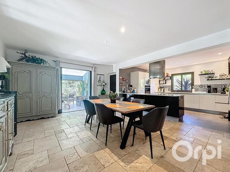 Maison - 185 m² - 6 pièces