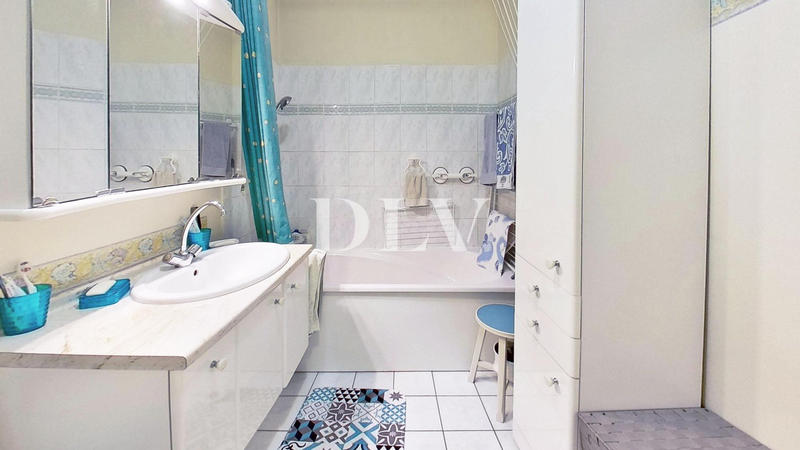 Appartement - 65 m² - 3 pièces