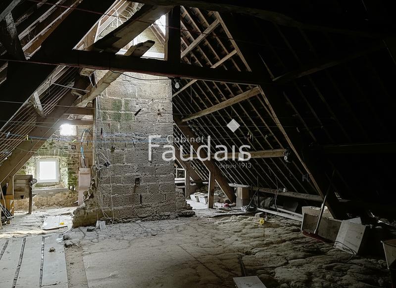 Maison - 280 m² - 10 pièces