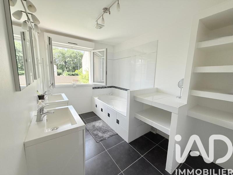 Maison - 149 m² - 6 pièces