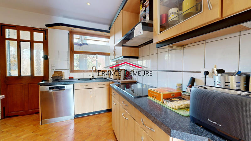 Maison - 178 m² - 8 pièces