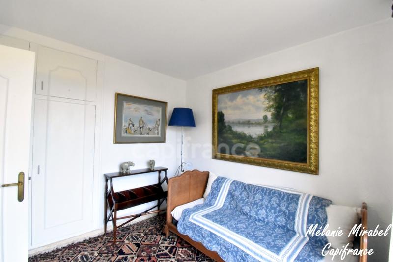 Maison - 186 m² - 10 pièces