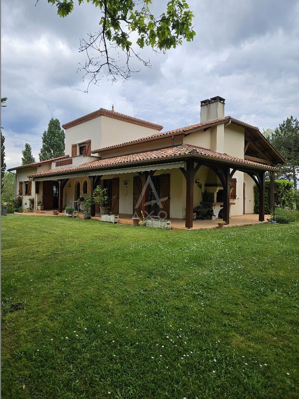 Maison - 200 m² - 5 pièces