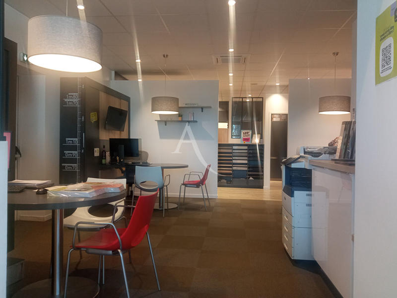 Local commercial - 181 m²