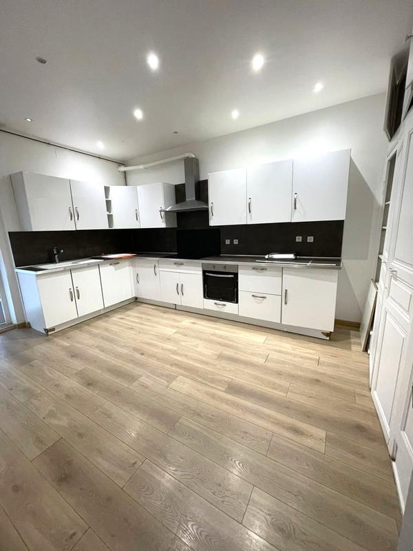 Appartement - 90 m² - 4 pièces