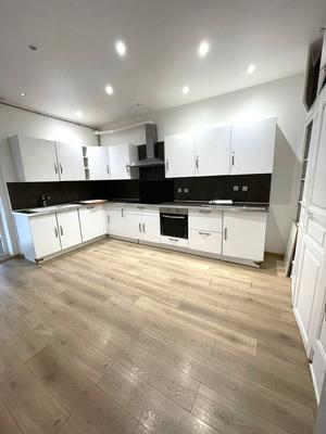 Appartement - 90 m² - 4 pièces