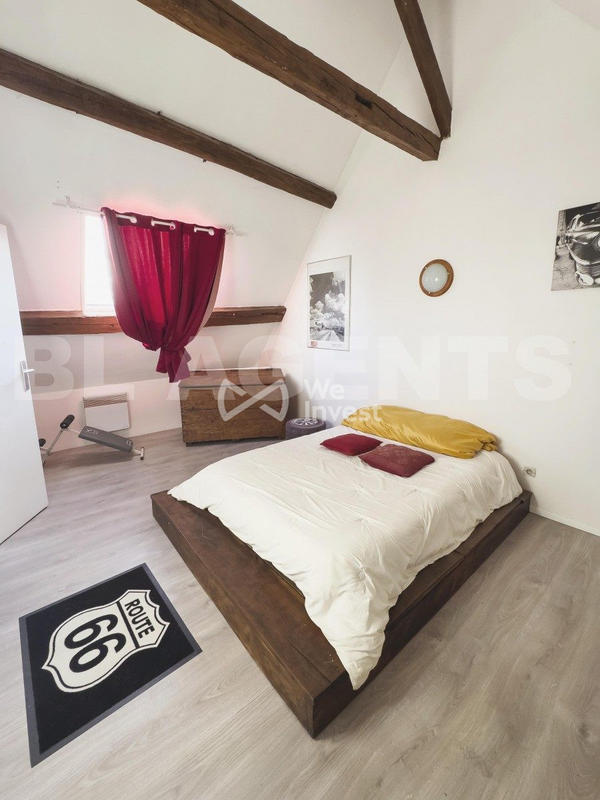 Maison - 220 m² - 9 pièces