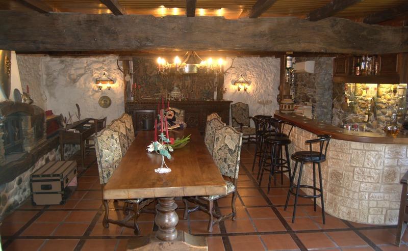 Maison - 270 m² - 6 pièces