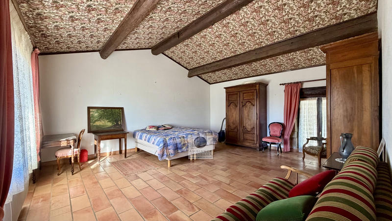 Maison - 208 m² - 7 pièces