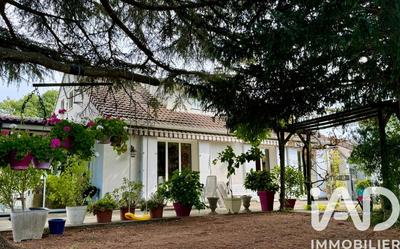 Maison - 212 m² - 5 pièces