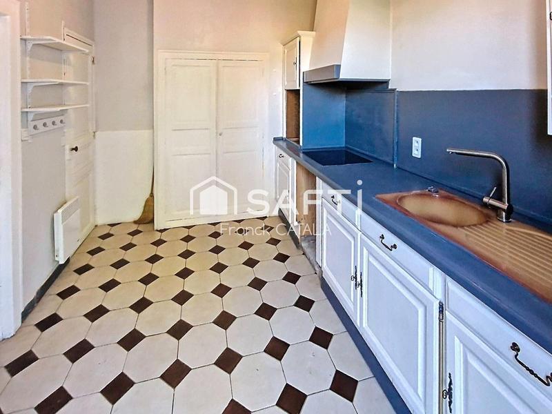 Maison - 225 m² - 9 pièces