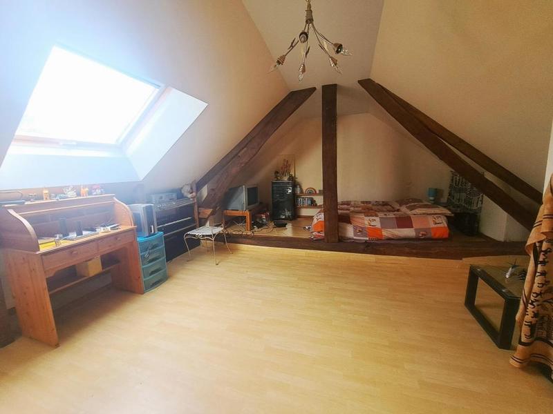 Maison - 143 m² - 7 pièces
