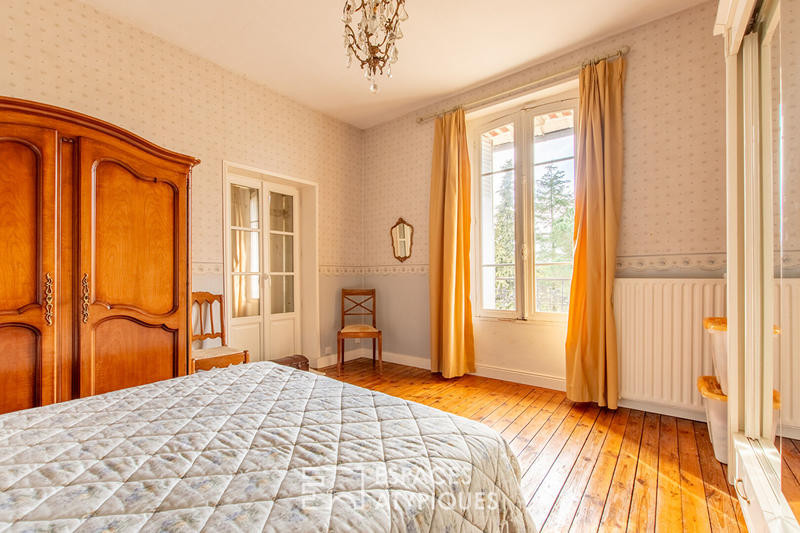 Maison - 205 m² - 8 pièces