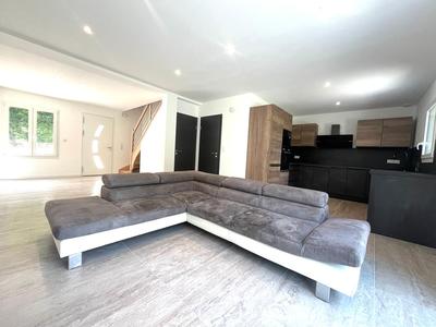 Maison - 99 m² - 5 pièces