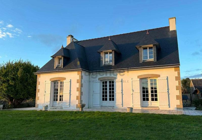 Maison - 141 m² - 8 pièces