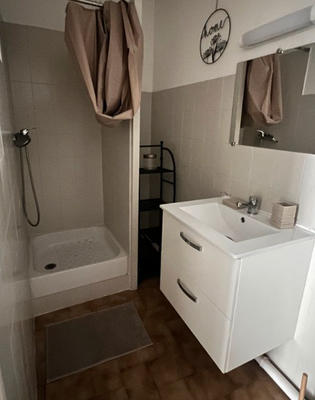 Studio - 25 m² - 1 pièce