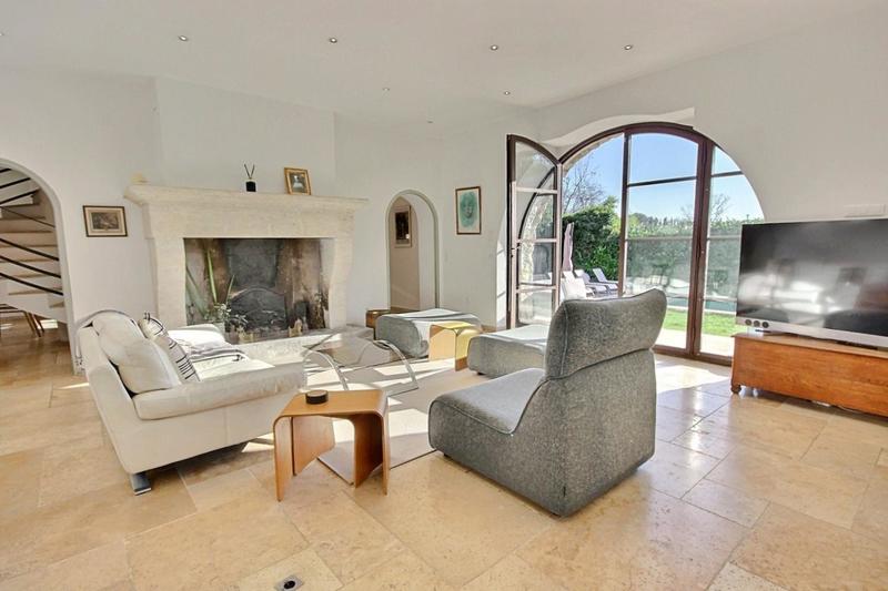 Propriété - 624 m² - 12 pièces