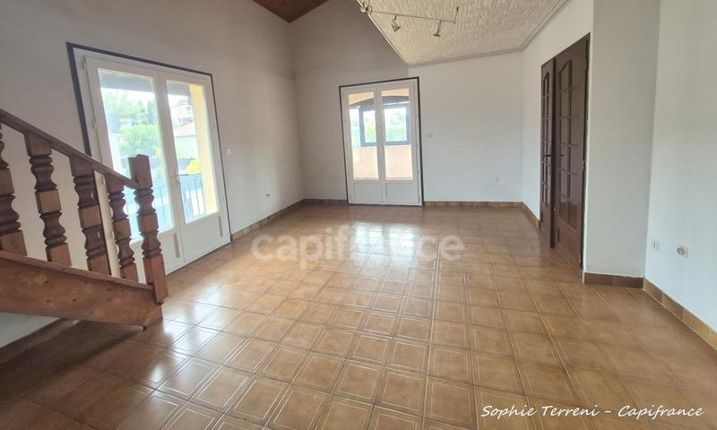 Maison - 157 m² - 8 pièces