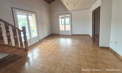 Maison - 157 m² - 8 pièces