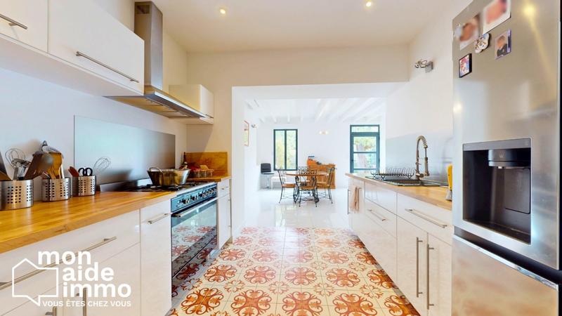 Maison - 180 m² - 7 pièces