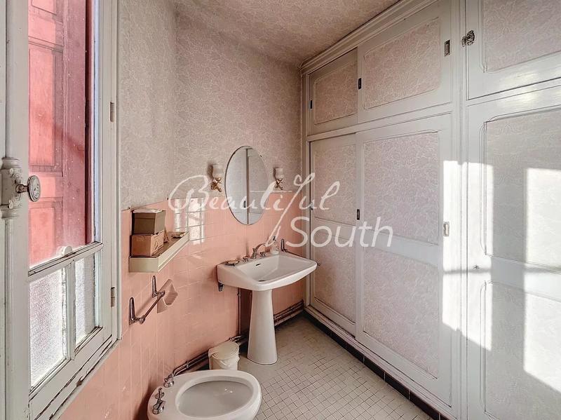 Propriété - 359 m² - 17 pièces