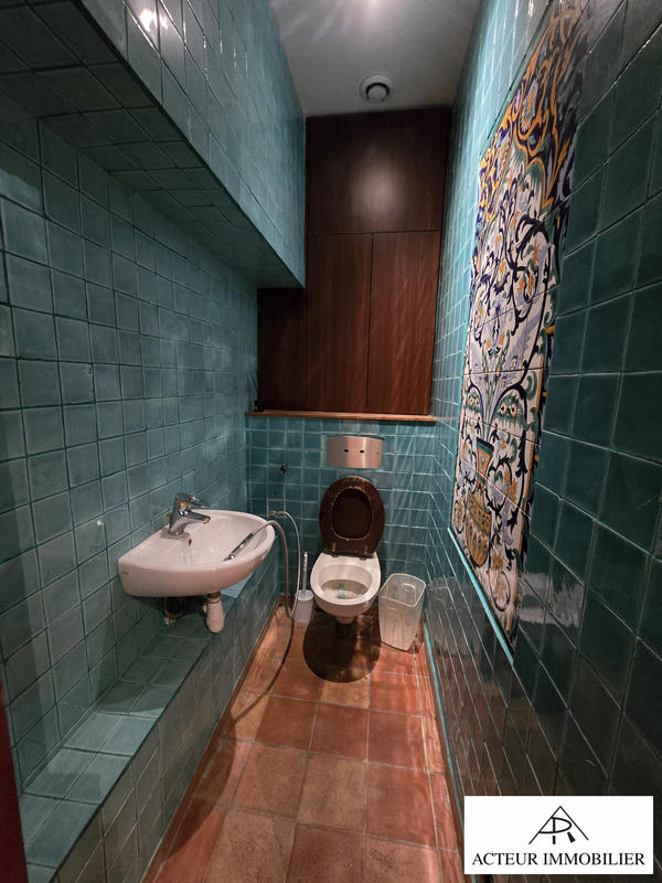 Local commercial - 200 m² - 4 pièces