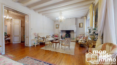 Maison - 266 m² - 7 pièces