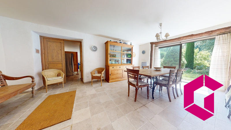 Maison - 270 m² - 8 pièces