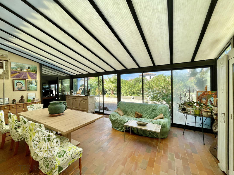 Villa - 285 m² - 10 pièces