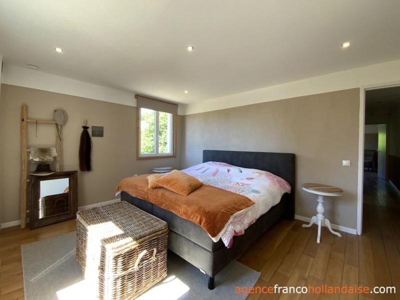 Maison - 340 m² - 18 pièces