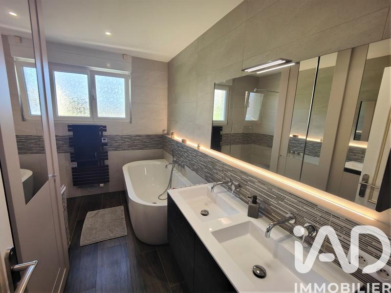 Maison - 101 m² - 5 pièces