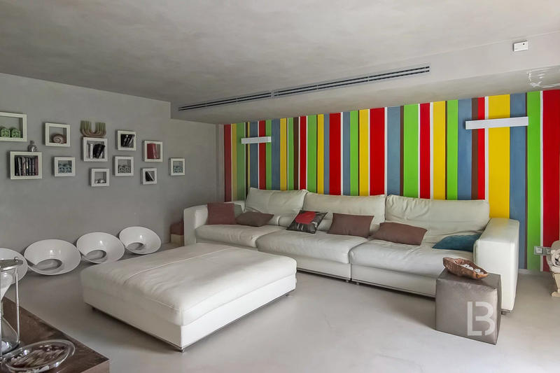 Maison - 240 m² - 8 pièces