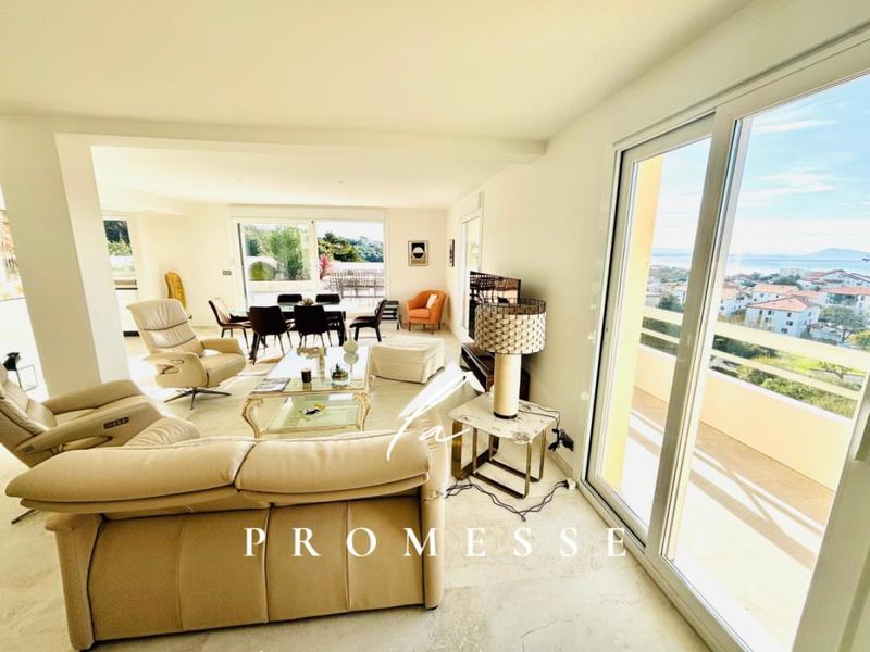 Appartement - 140 m² - 5 pièces