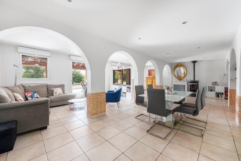 Maison - 245 m² - 7 pièces